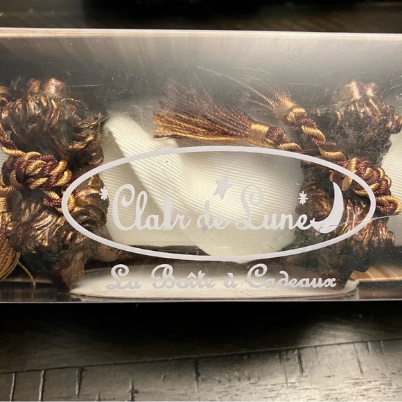 NEW Set of 8 Medieval Napkin rings - Picture 3 of 6